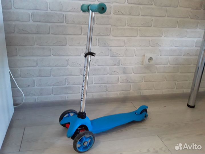 Самокат трехколесный Scooter 300