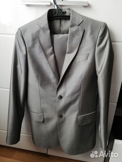 Продам костюм мужской классический