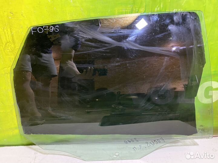 Стекло двери Ford Focus 1