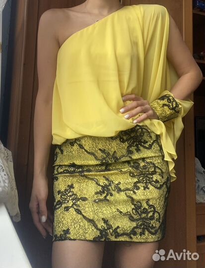 Платье желтое