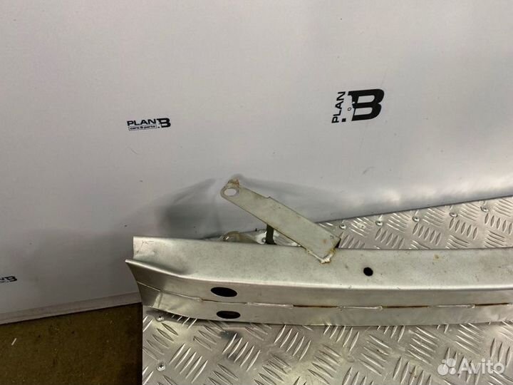 Усилитель бампера передний Toyota Corolla 120 2005