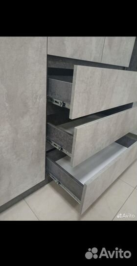 Шкаф распашной четырехдверный