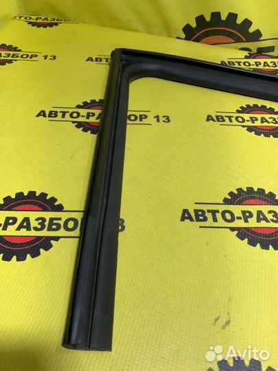 Уплотнитель стекла двери передний правый Kia Ceed