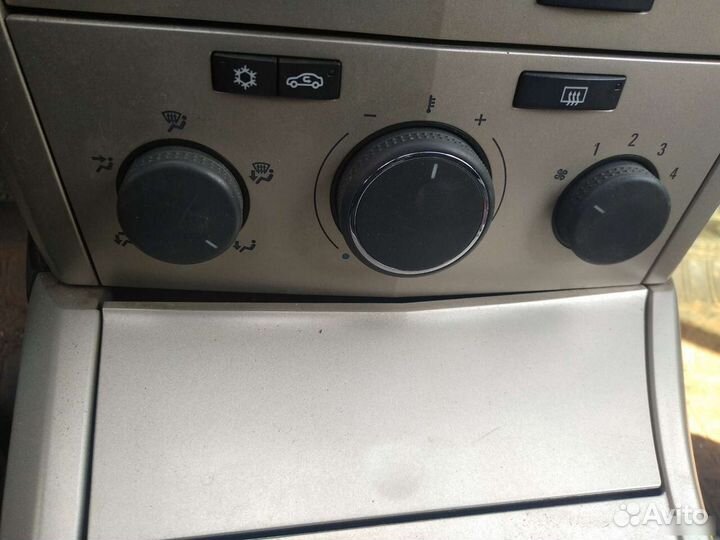 Опель Астра Н блок управления отопителем