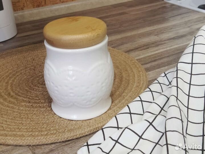 Банка для хранения сыпучих продуктов новая