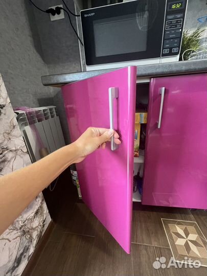 Кухонные фасады фуксия