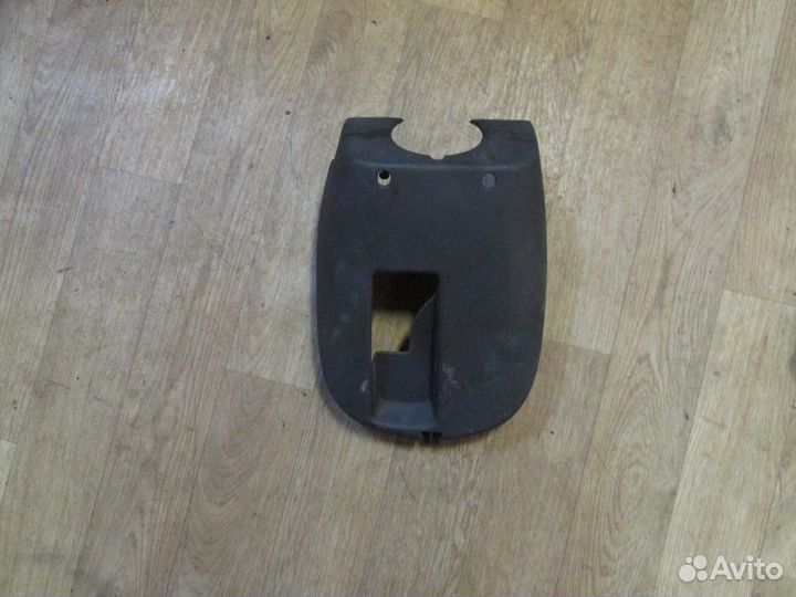 Кожух рулевой колонки нижний (Nissan Almera)