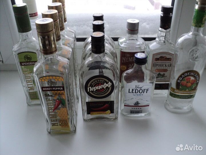 Бутылки стеклянные прямоугольные