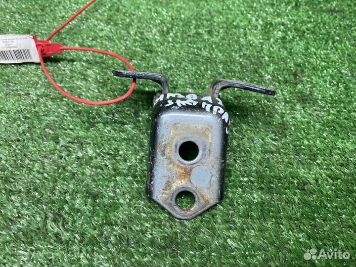 Петля двери задняя правая Mazda 3 BK