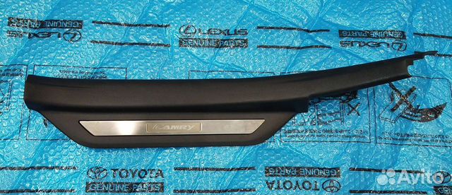 Накладка проема задней левой двери Camry 40