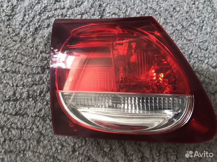 Фонари в заднюю крышку багажника Lexus GS