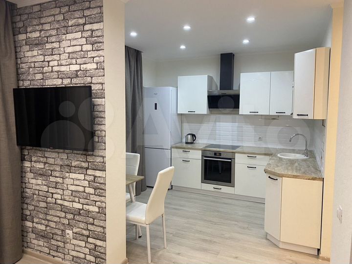 1-к. квартира, 35 м², 13/18 эт.