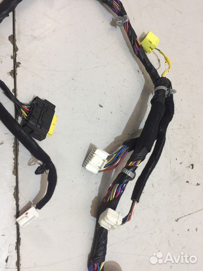 Электропроводка двери передней левой