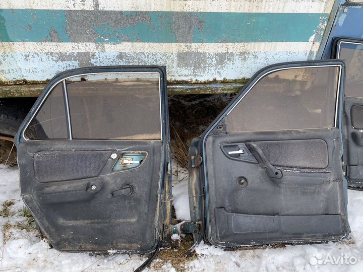 Двери от волги 3110