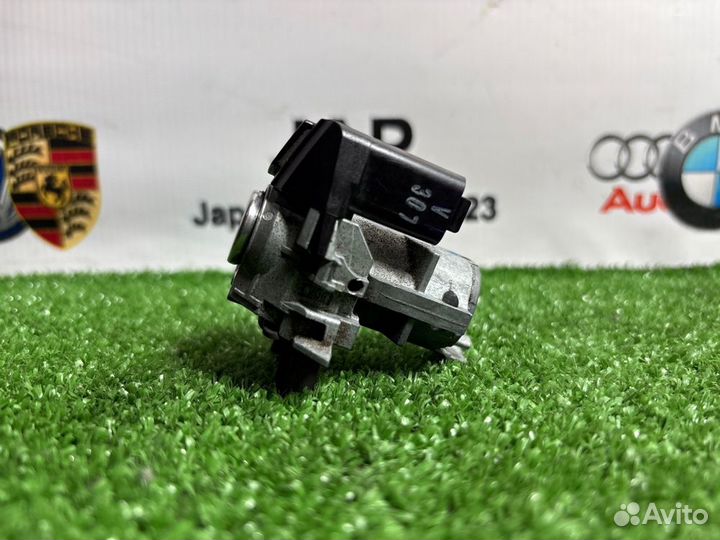 Личинка замка двери передняя правая Mercedes-Benz