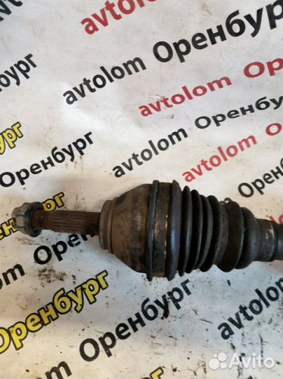 Привод колеса правый Renault Logan