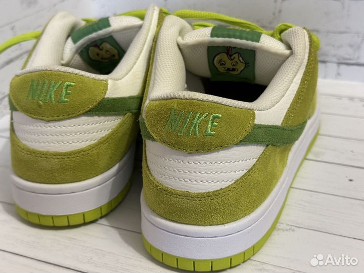 Nike SB Dunk Low Green Apple