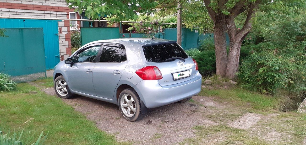 Toyota Auris: фото владельца