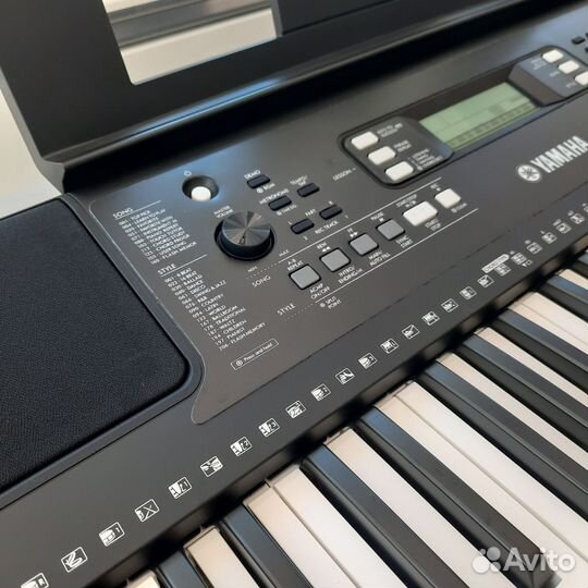 Yamaha PSR-E373, синтезатор