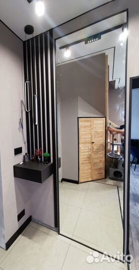 Зеркало настенное в раме