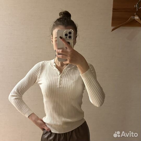 Свитер женский