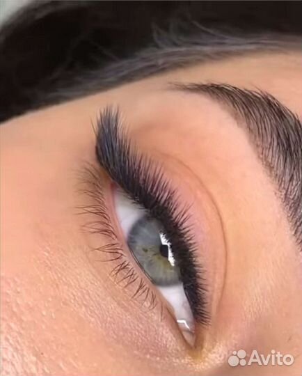 Наращивание ресниц. Укладка бровей