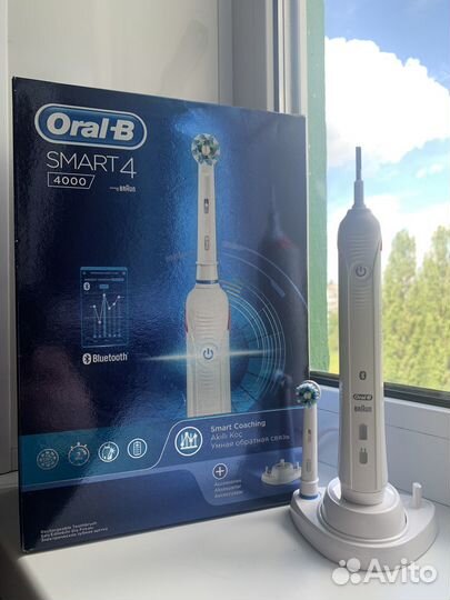 Электрическая зубная щетка Oral B SMART 4