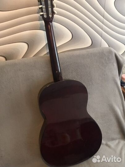 Акустическая гитара