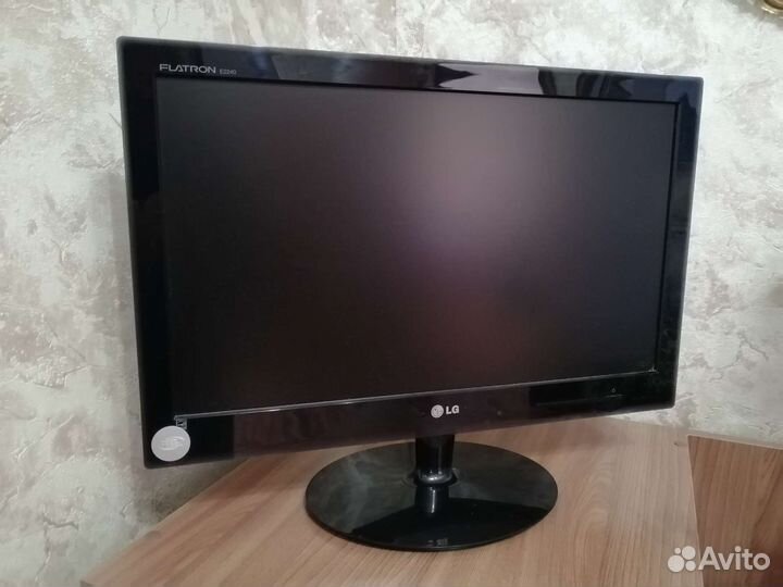 Монитор LG flatron 2240