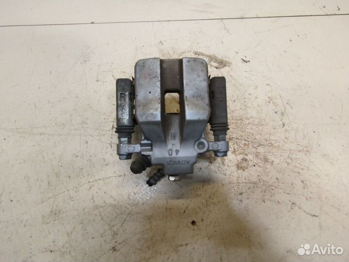 Суппорт Toyota Camry XV70, 2019