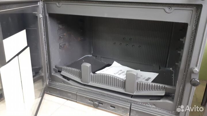 Чугунная Каминная топка Invicta 700