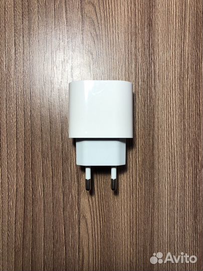 Зарядное устройство на iPhone 20w