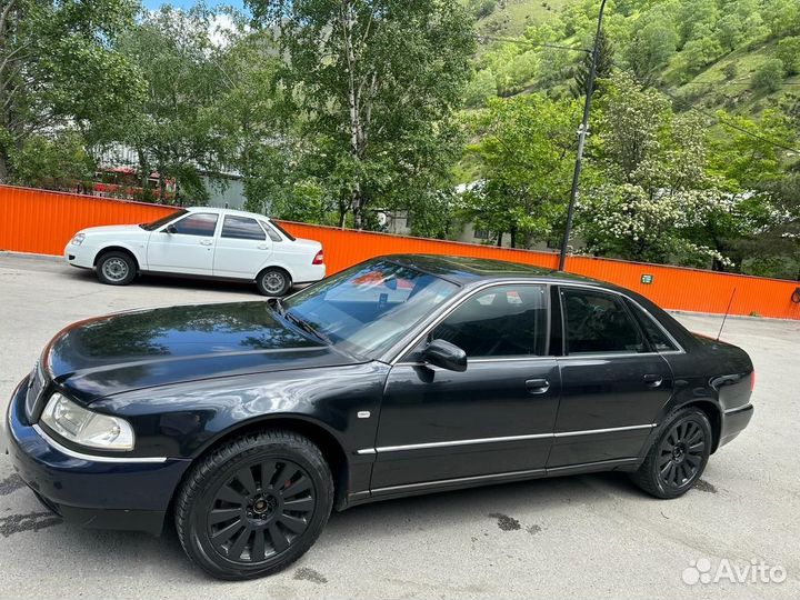 Audi A8 4.2 AT, 1997, 265 458 км