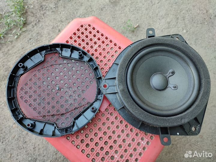 Автоакустика б/у в отличном состоянии. Защитные се