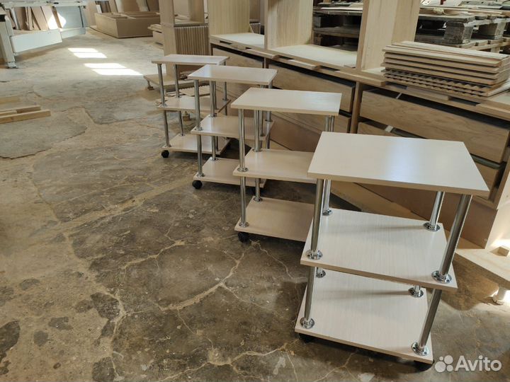 Этажерка на колесах