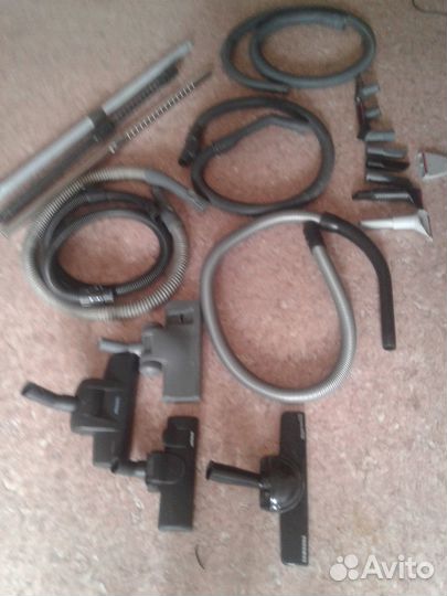 Шланги, щётки, трубки для пылесоса