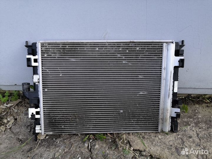 Радиатор охлаждения на renault logan 1