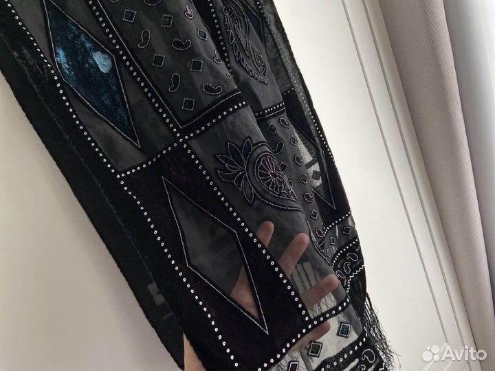 Палантин женский чёрный с бахромой лёгкий