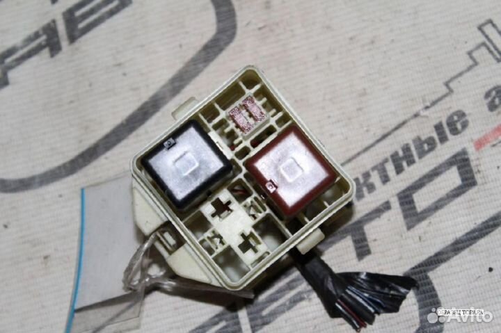 Блок предохранителей toyota. sienta vitz yaris yar