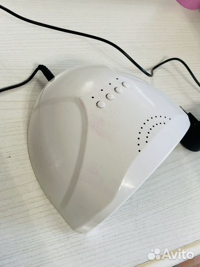 Лампа для ногтей