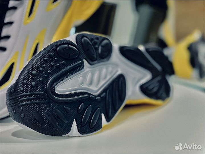 Кроссовки Adidas