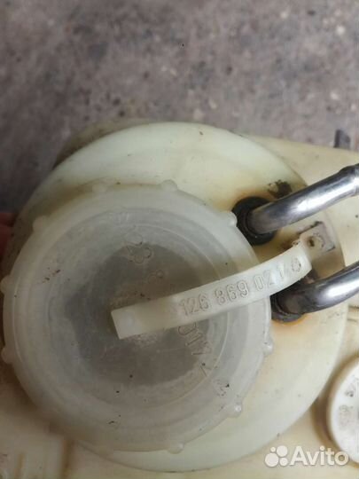 Бачек омывателя mercedes w210