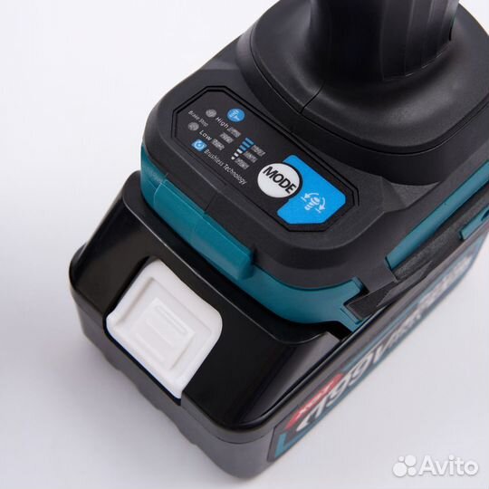 Гайковерт Makita 700Нм c двумя АКБ новый