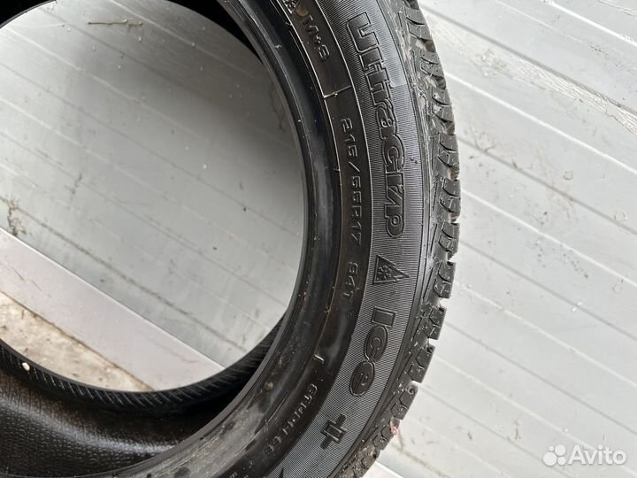 Goodyear UltraGrip 215/55 R17 94T