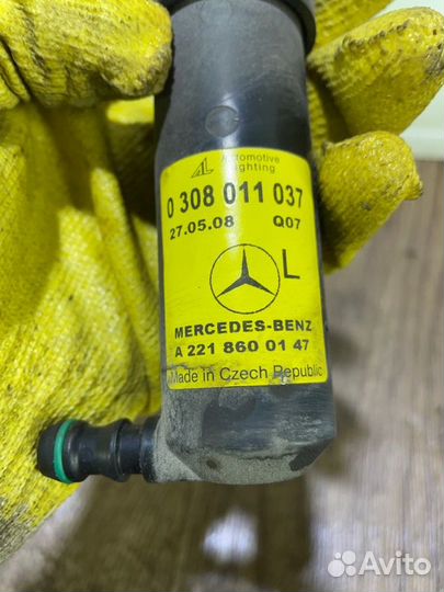 Форсунка омывателя фар левая Mercedes S W221 3.5