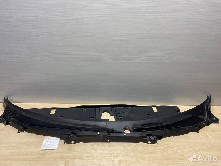 Жабо Nissan GT-R R35