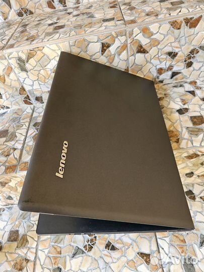 Огромный Lenovo B71/17.3/4ядра/8GB/1TB/R5 M330