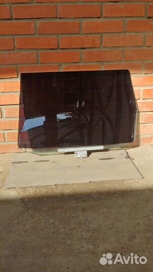 Стекло задней двери VW Passat B4 1994г универсал