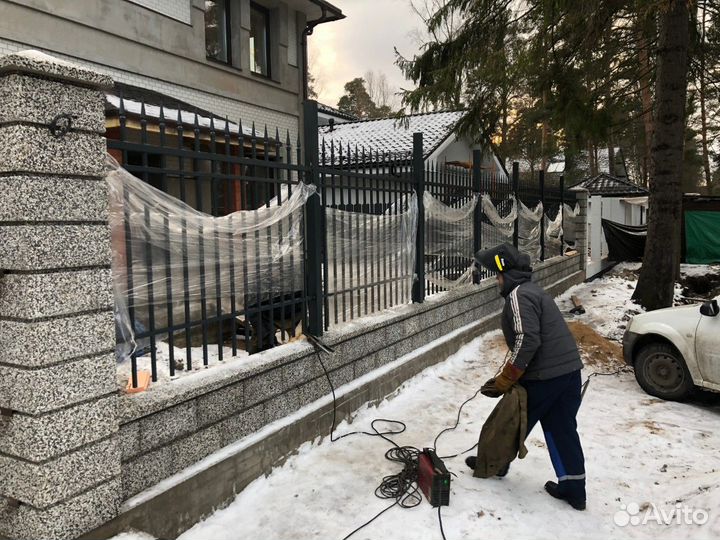 Кованый забор для дома