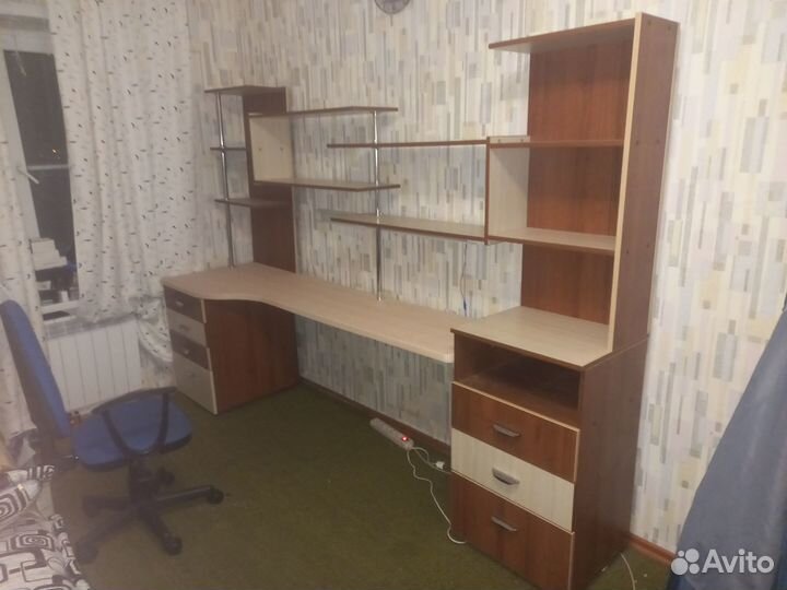 Письменный стол в детскую бу